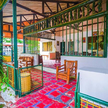 Oyo 875 Madhavi Beach Resort Balibago 外观 照片