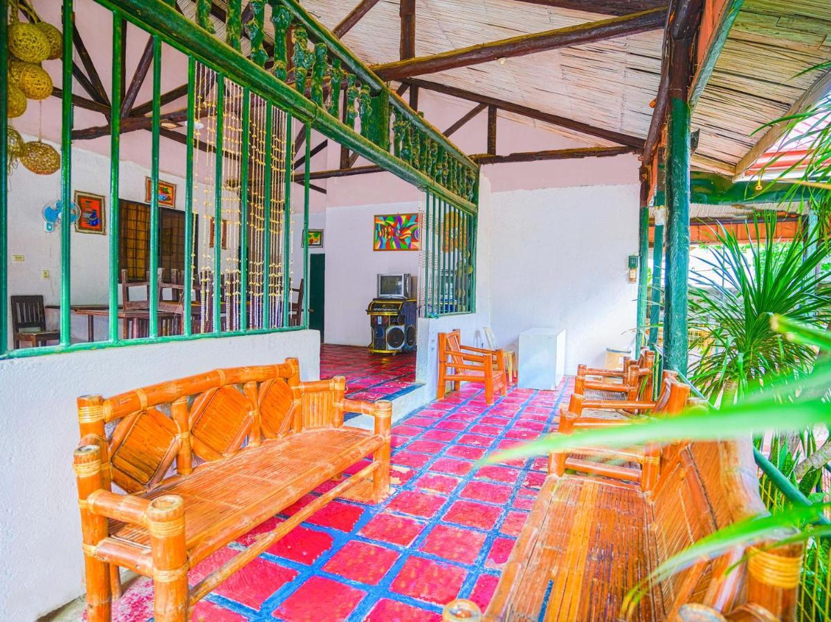 Oyo 875 Madhavi Beach Resort Balibago 外观 照片